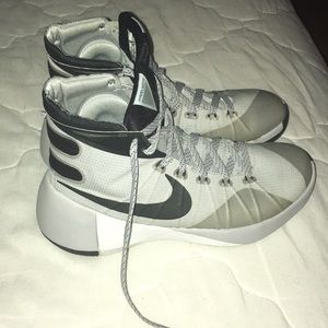 Nike hyper dunks.